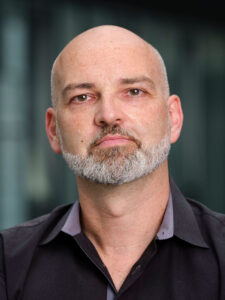 Portrait Prof. Dr. Mike Schäfer